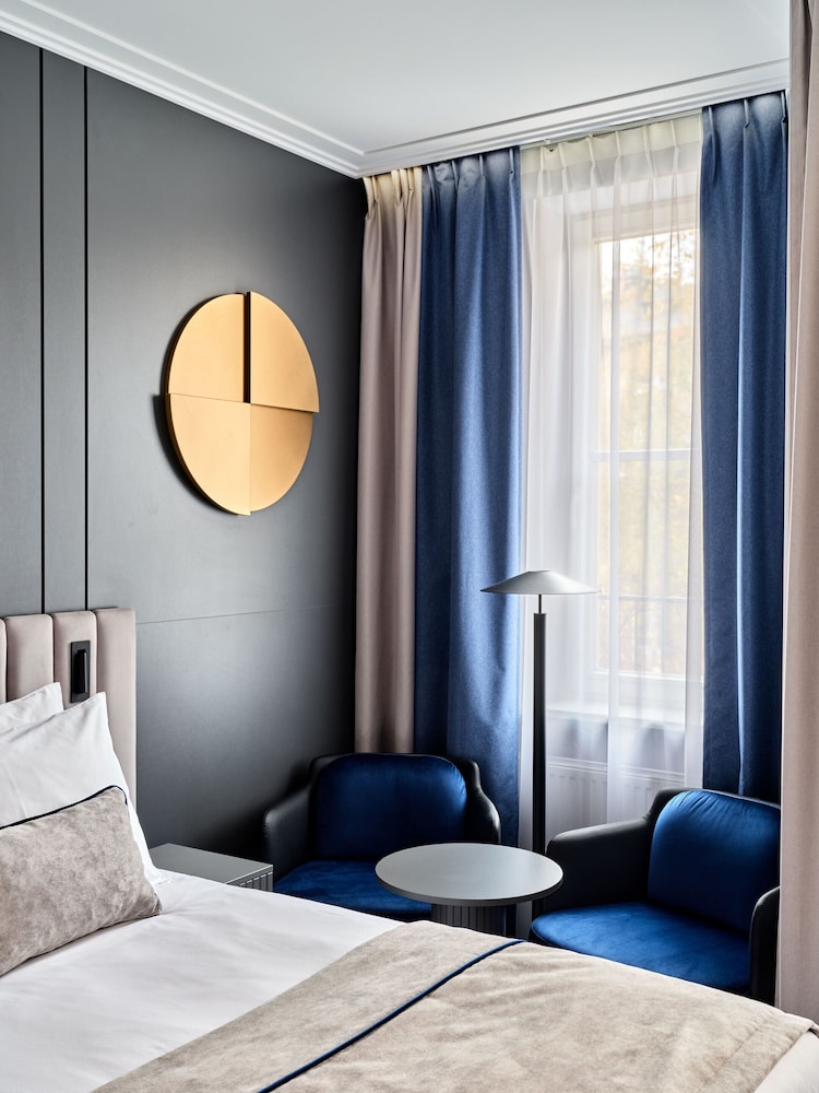 Standard Room, 2 Twin Beds, City View - Photo 4