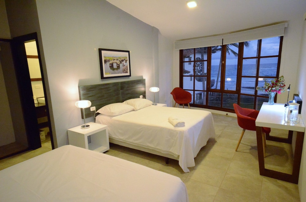 Superior Triple Room, Ocean View photo 1
