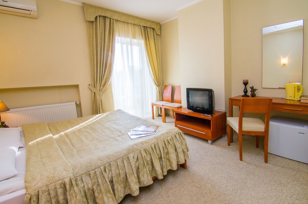 Standard Double or Twin Room (Attic)