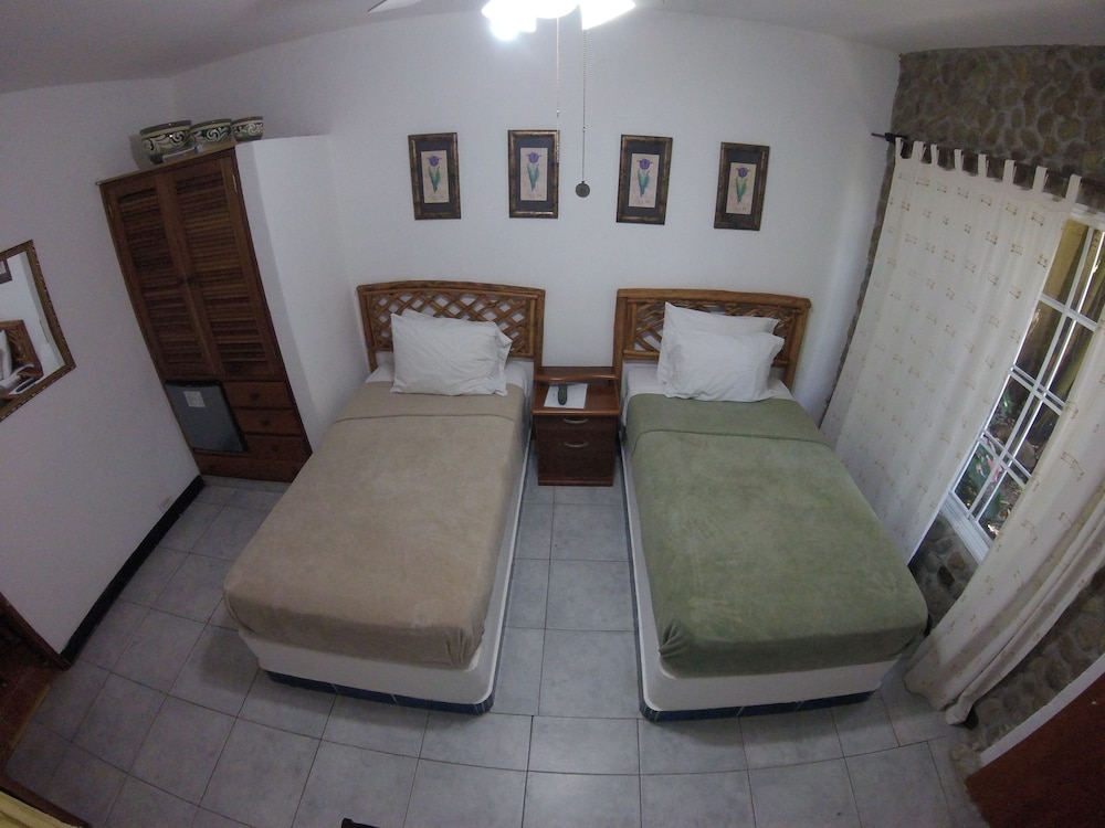 Standard Twin Room photo 3