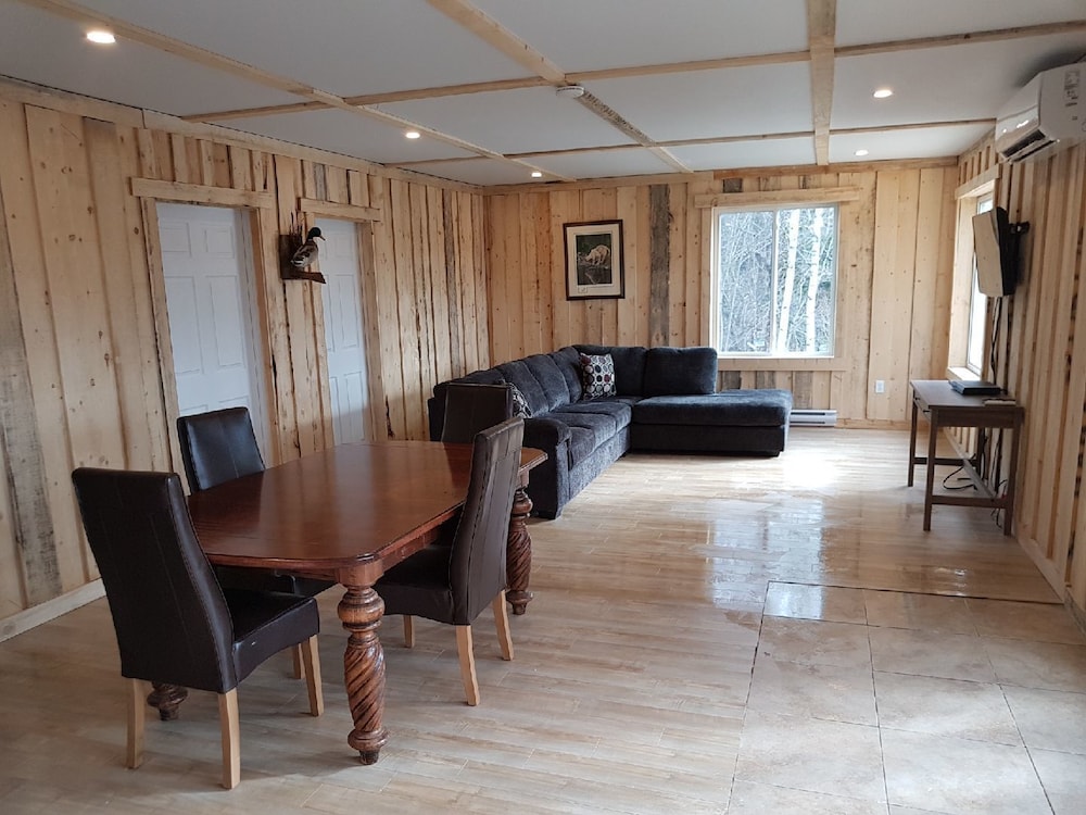 Panoramic Chalet, Multiple Beds, River View, Overwater photo 3