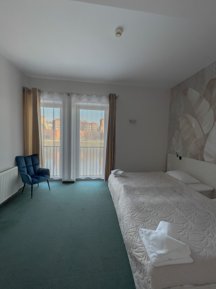 Double or Twin Room, River View photo 2