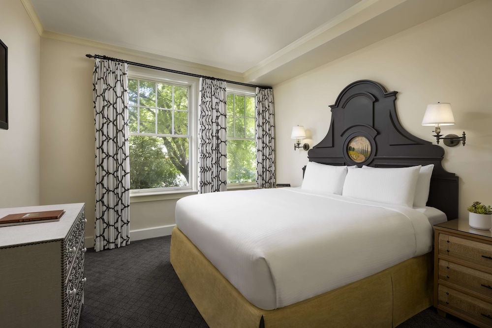 Signature Suite, 1 Bedroom (Mobility Accessible,1 King) - Photo 3
