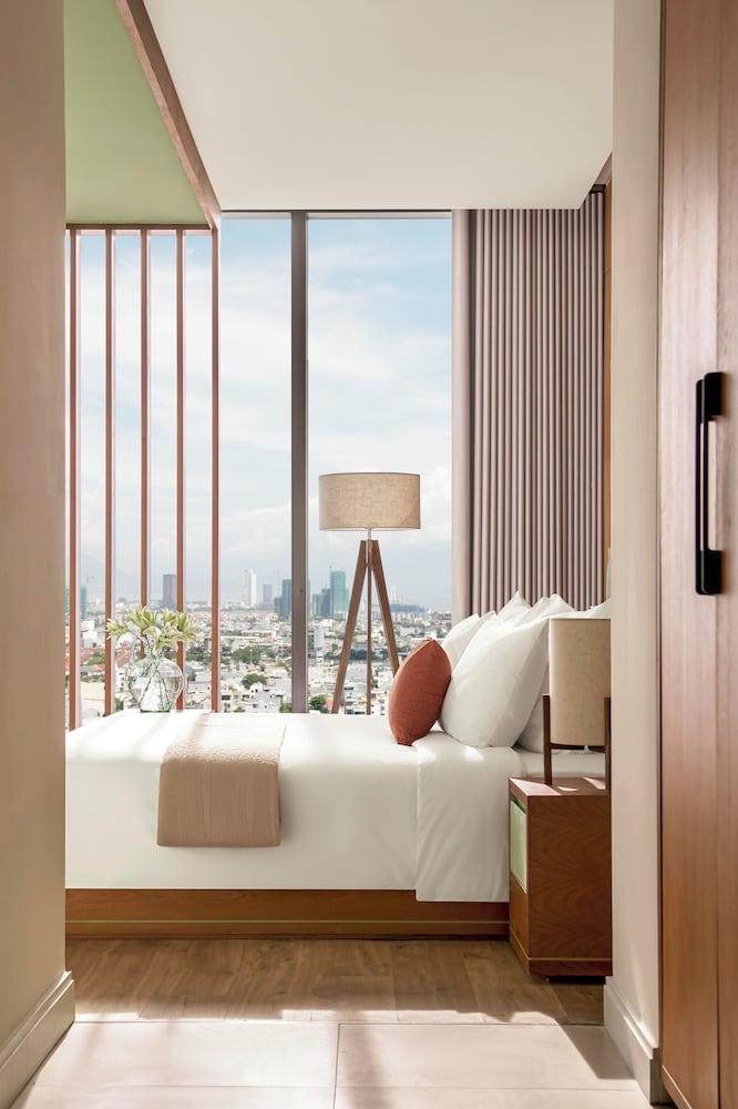 Deluxe Room, City View photo 3