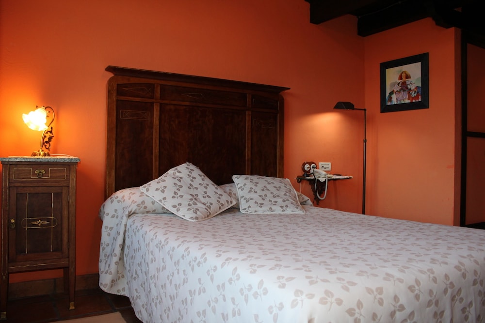 Standard Double or Twin Room - Photo 12