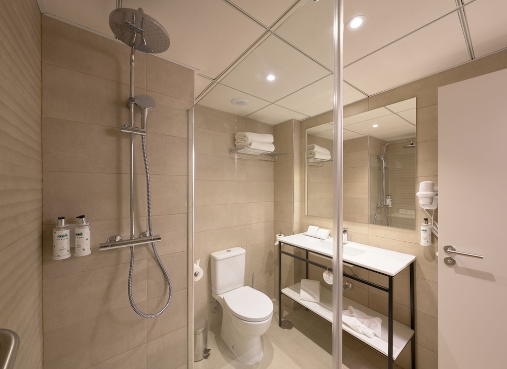 Room, Connecting Rooms