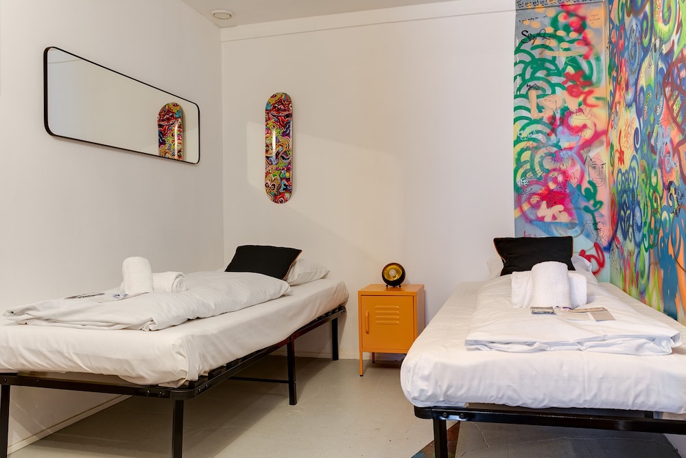 Economy Twin Room photo 1