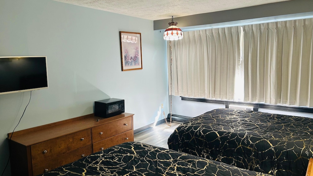 Room, 2 Queen Beds, Accessible (with Kitchenette) photo 2