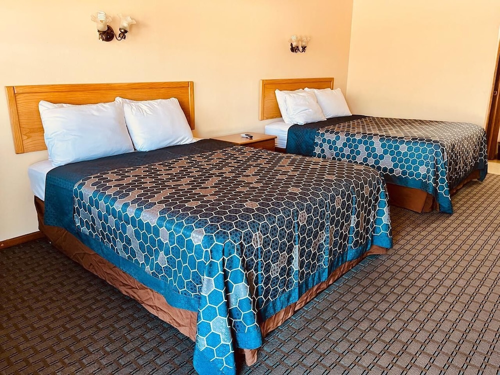 Room, 2 Queen Beds, Non Smoking