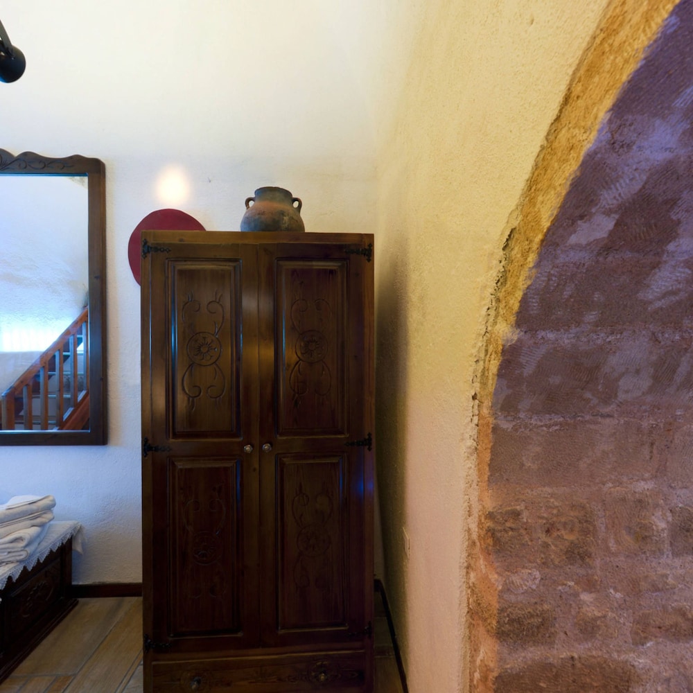 Apartment, 2 Bedrooms - Photo 3
