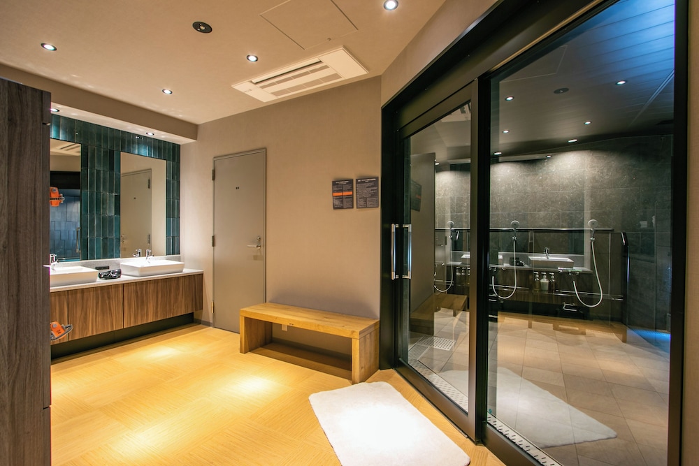Deluxe Suite 5 Bed Spa & Sauna from 17:30~19:00 limited - Photo 10