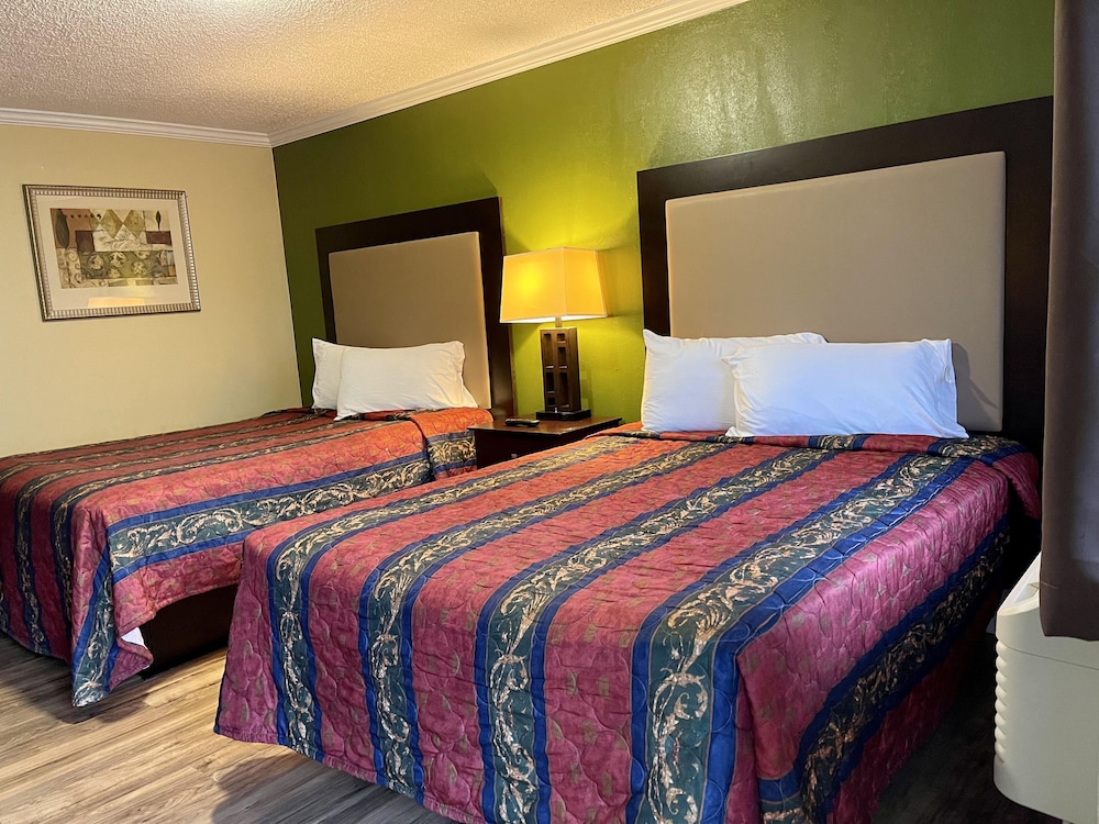 Basic Single Room, 1 Double Bed, Non Smoking photo 1
