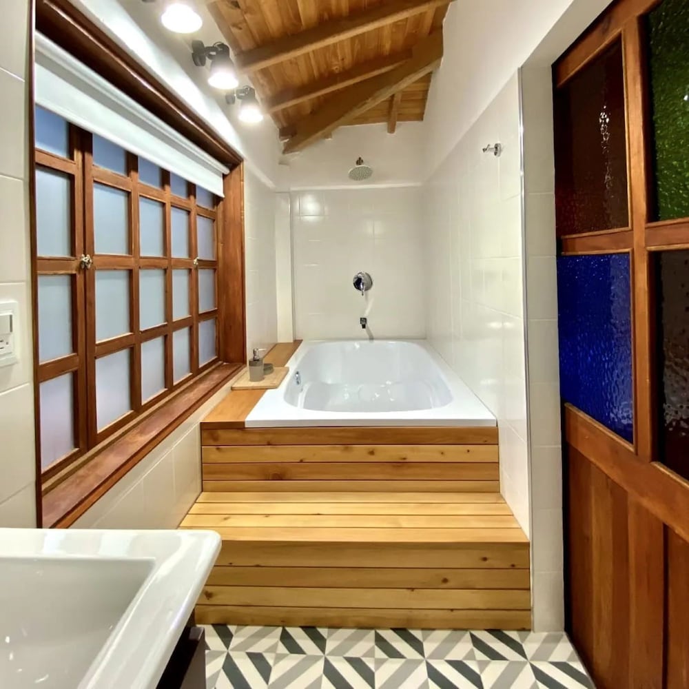 Deluxe Suite, Balcony, Garden View photo 2