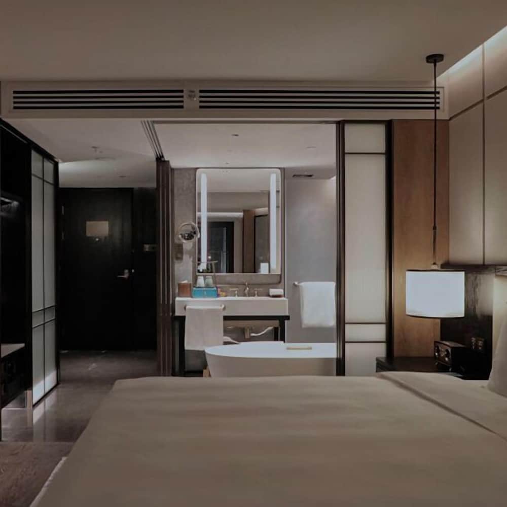 Premier Family Room photo 3