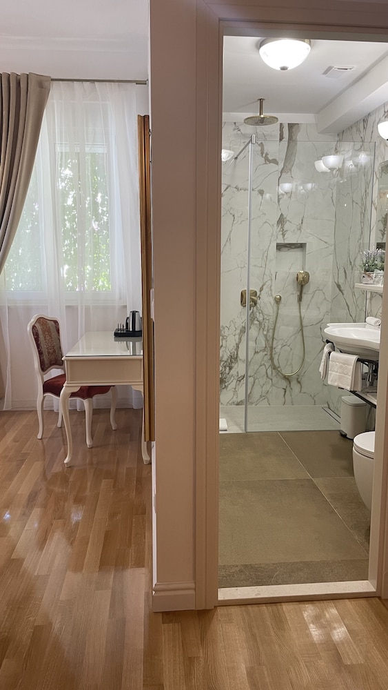 Premium Double or Twin room (001) photo 3