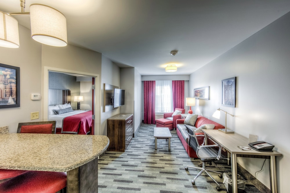 Suite, 1 Bedroom, Kitchen photo 2