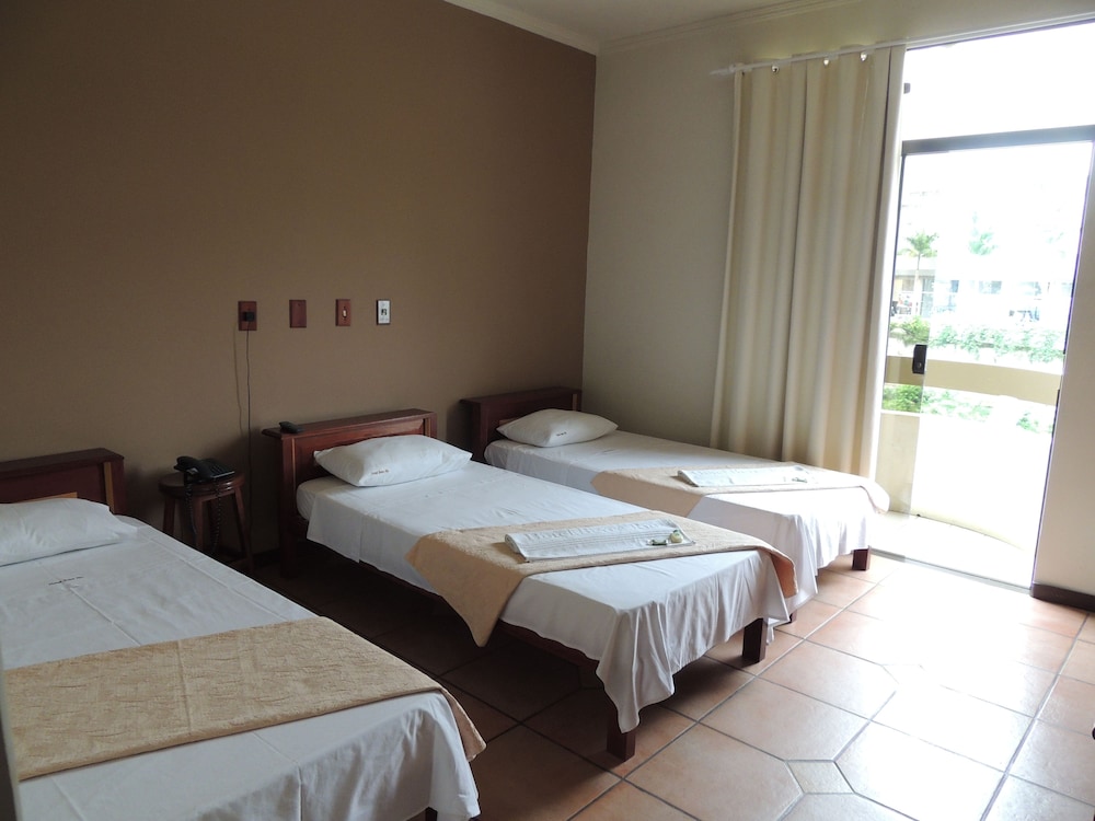 Room (Quintuple)