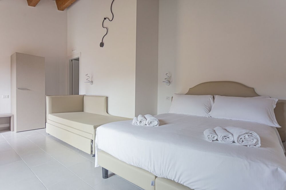 Superior Quadruple Room photo 3