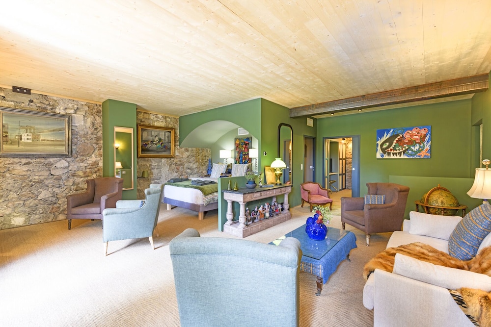 Quadruple Room, Ensuite, Garden View (Suite Bouteillan)