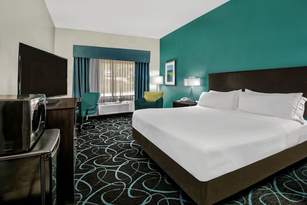 Standard Room, 1 King Bed - Photo 2