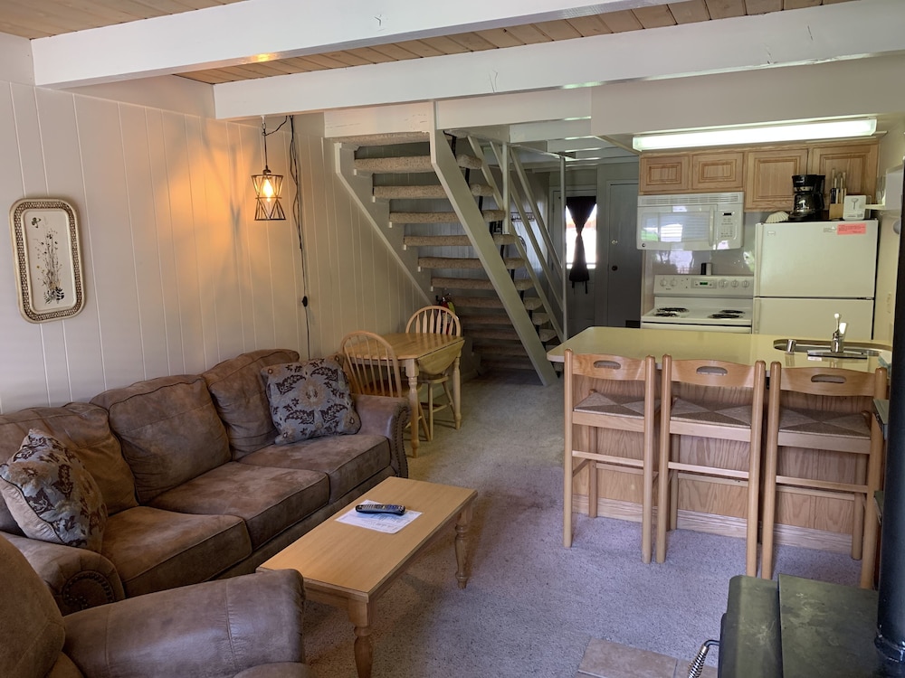 #2 - 2 Bedroom Studio
