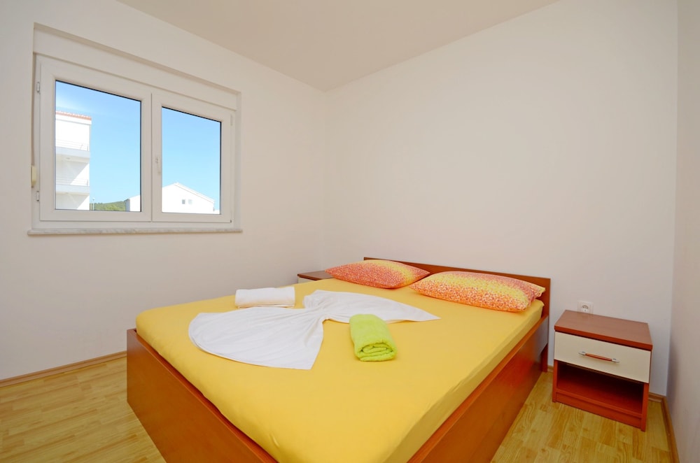 Apartment (A2)
