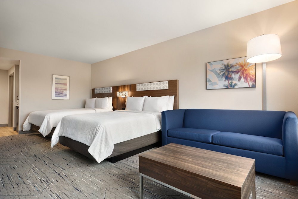 Suite, Multiple Beds photo 1