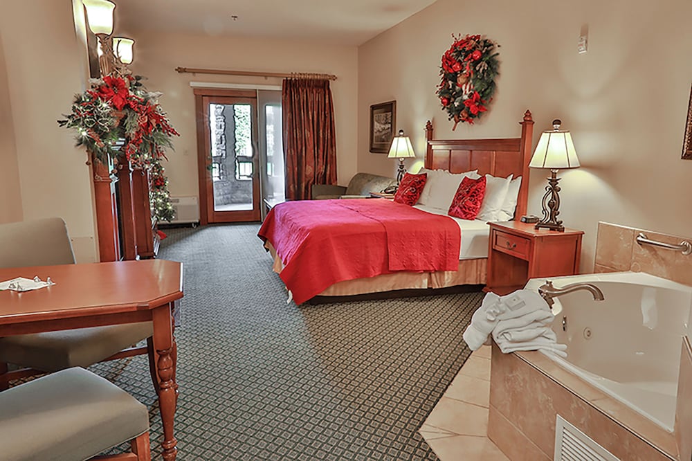 Deluxe Mini Suite, Courtyard View photo 1