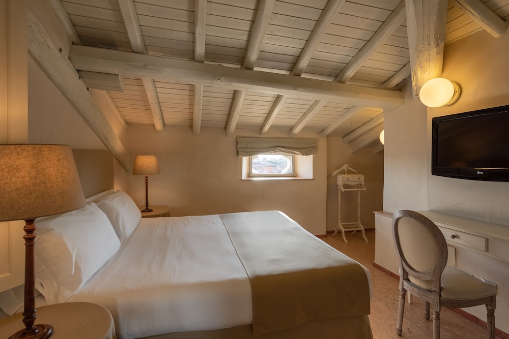 Superior Room, 1 Bedroom - Photo 4