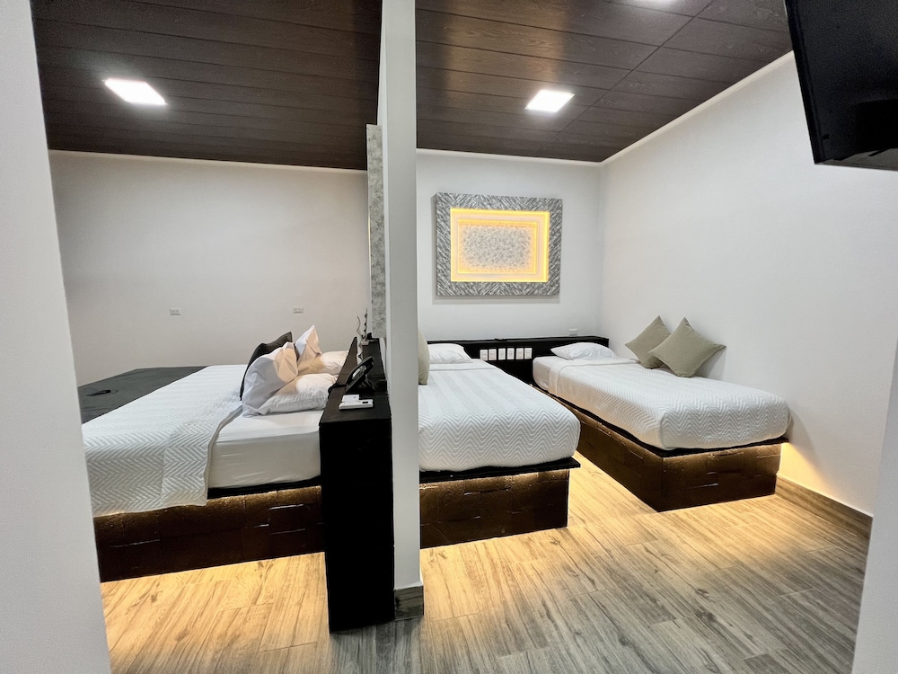 Premium Quadruple Room photo 3