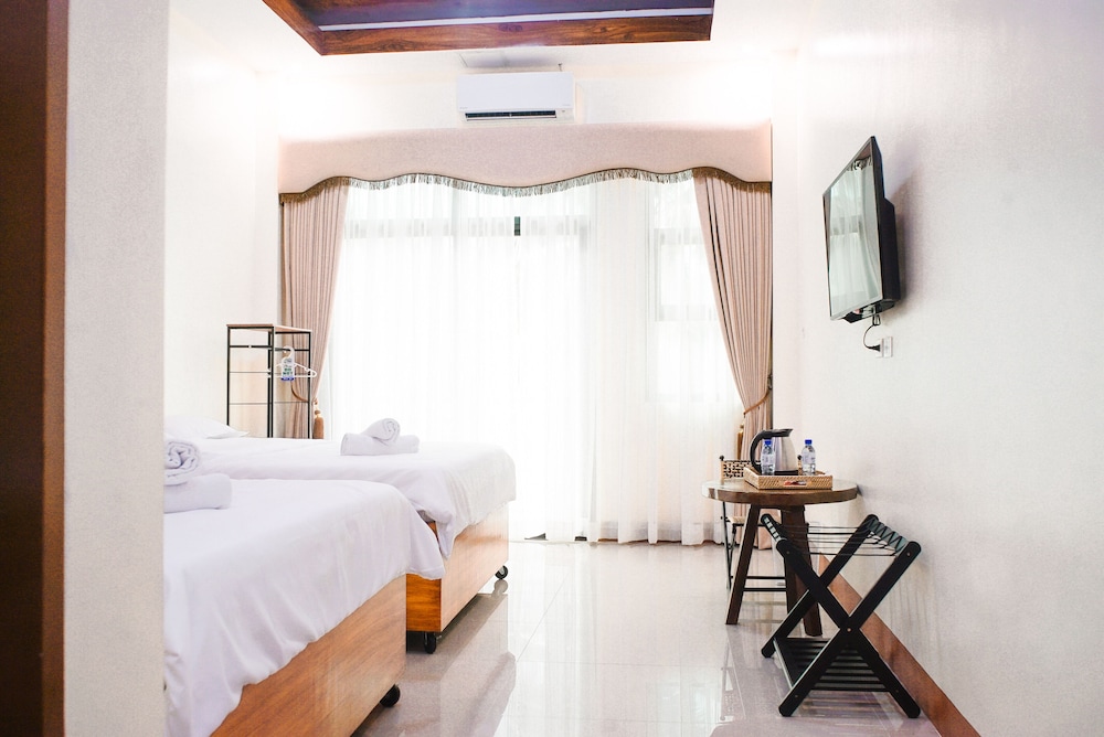 Deluxe Triple Room, Balcony