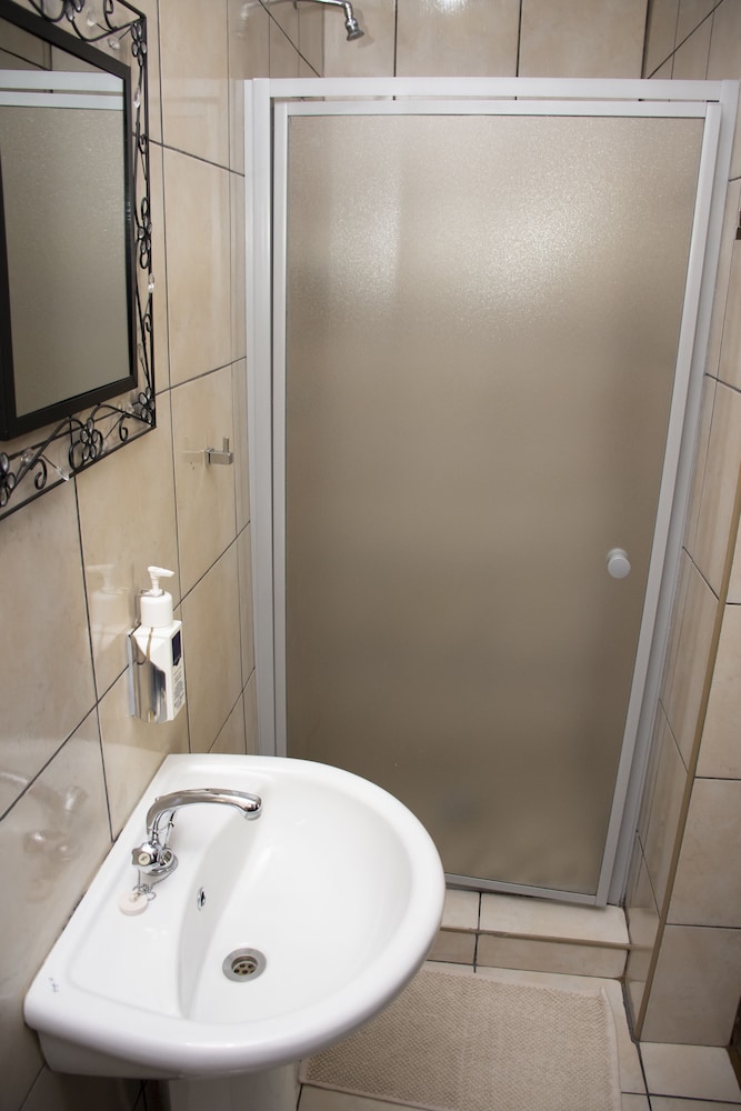 Basic Apartment, 1 Bedroom photo 2