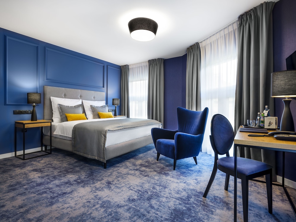 Superior Double or Twin Room - Photo 8
