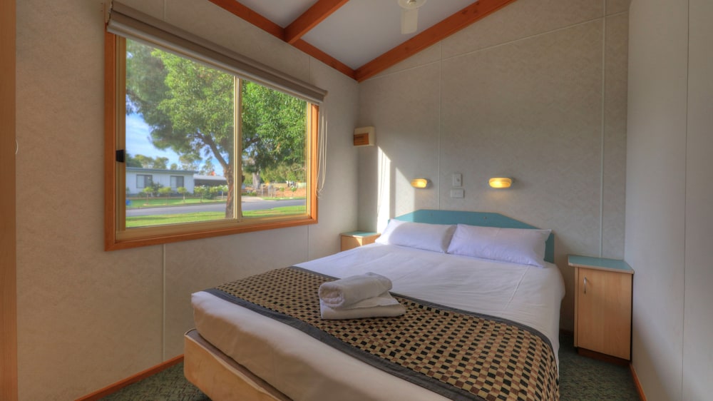 Ensuite Cabin photo 1