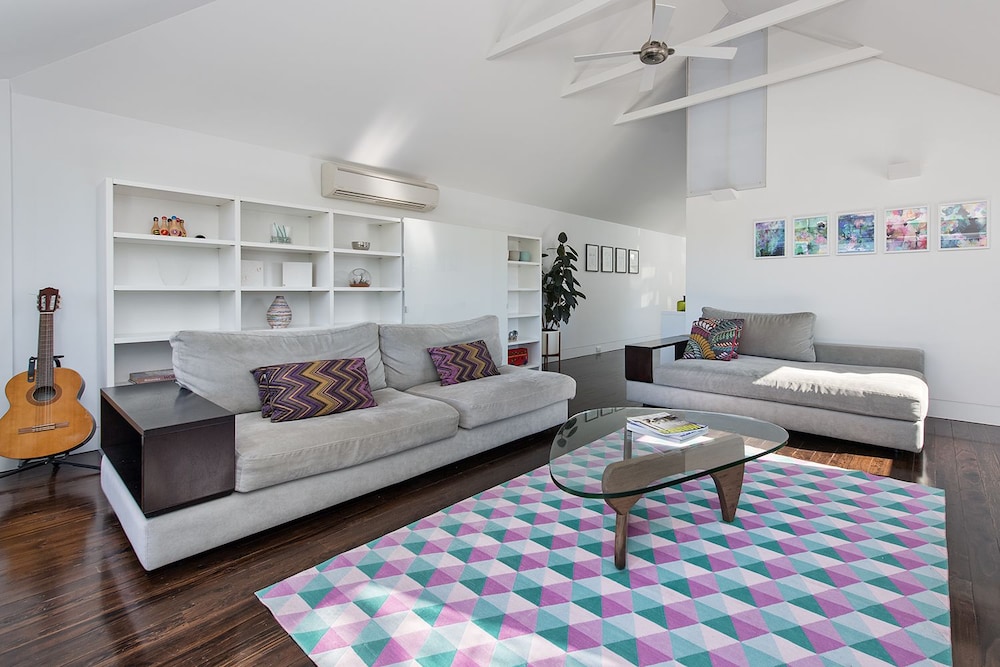 Stunning Family Home Sydney photo 3