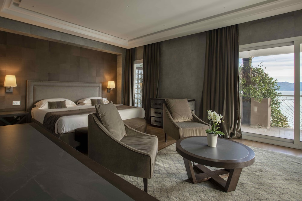 Suite, Lake View, Corner photo 2