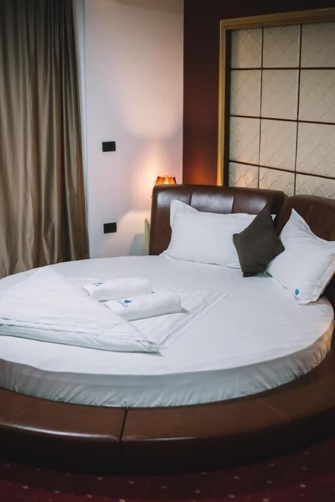 Deluxe Double Room, 1 Bedroom, Jetted Tub, City View