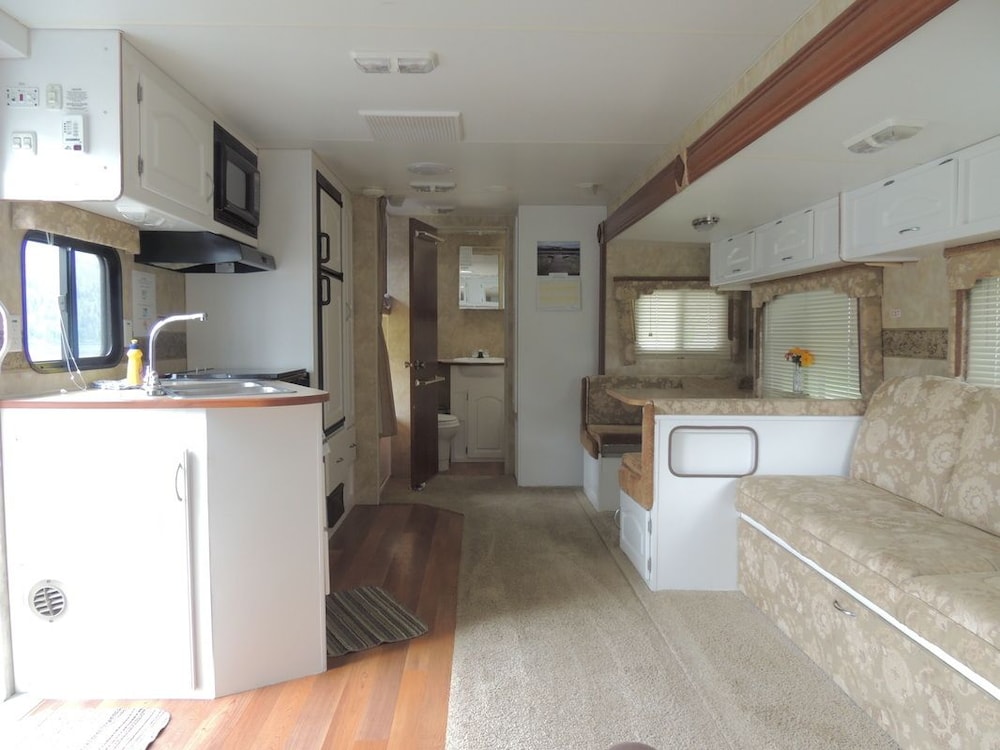 28 Ft. RV Trailer: Slide Out, Sleeps 6, Kitchen, Bathroom, Lakeside, Covered Patio photo 1