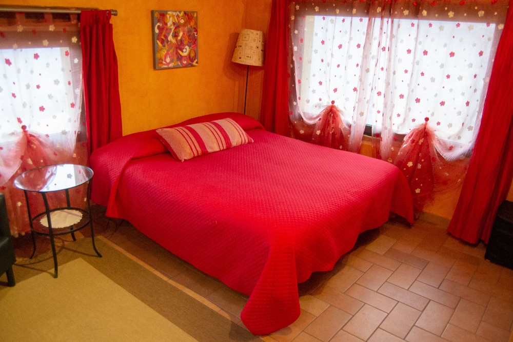 Traditional Apartment, 2 Bedrooms, Kitchen, Mountain View photo 2