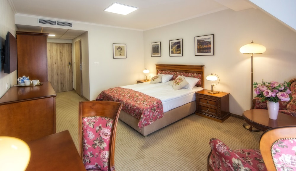Superior Double or Twin Room photo 3