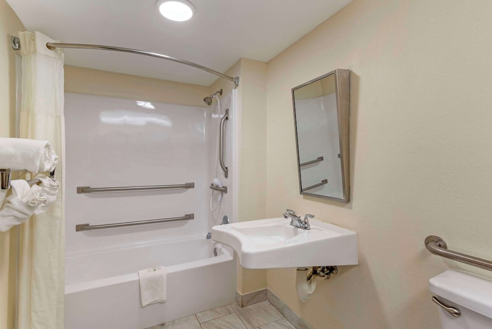 Room, 1 King Bed, Accessible, Non Smoking - Photo 6