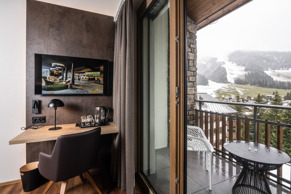 Panoramic Room, Balcony - Photo 3