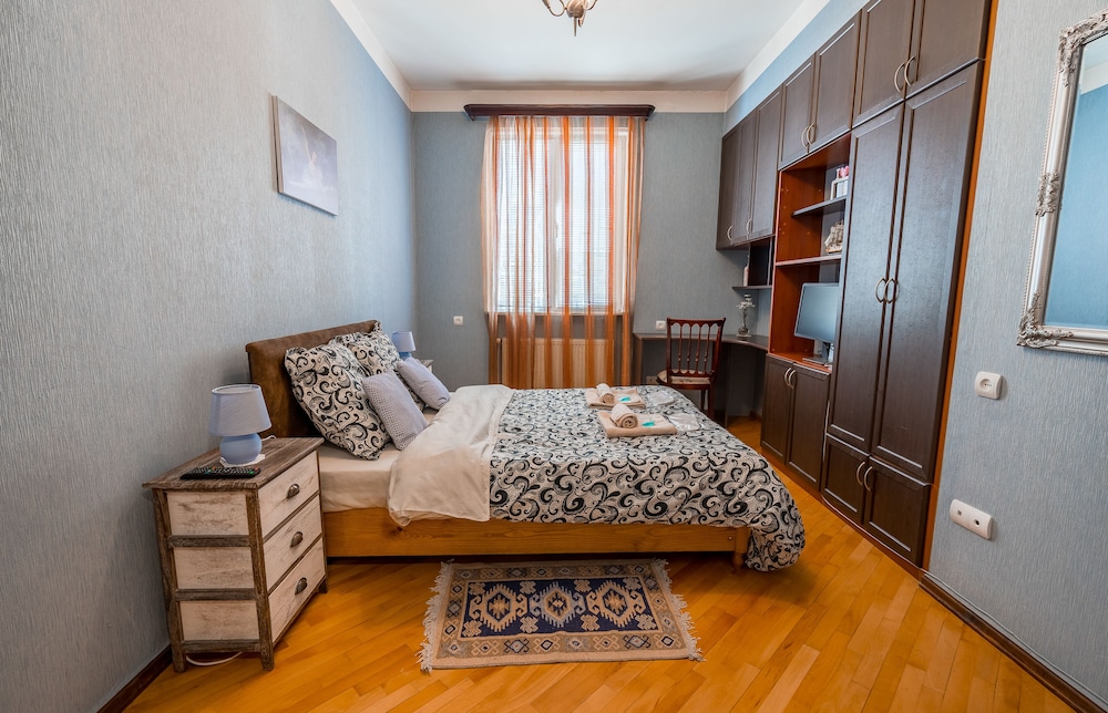 Basic Room, 1 Double Bed (3 Guests, Shared Bathroom)