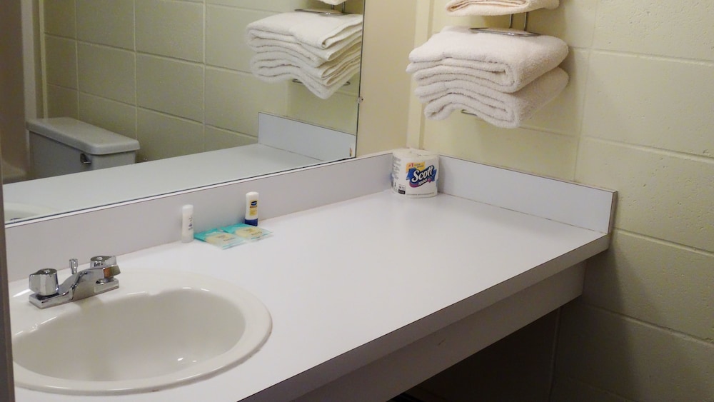 Double Room with Two Double Beds - Non-Smoking photo 3