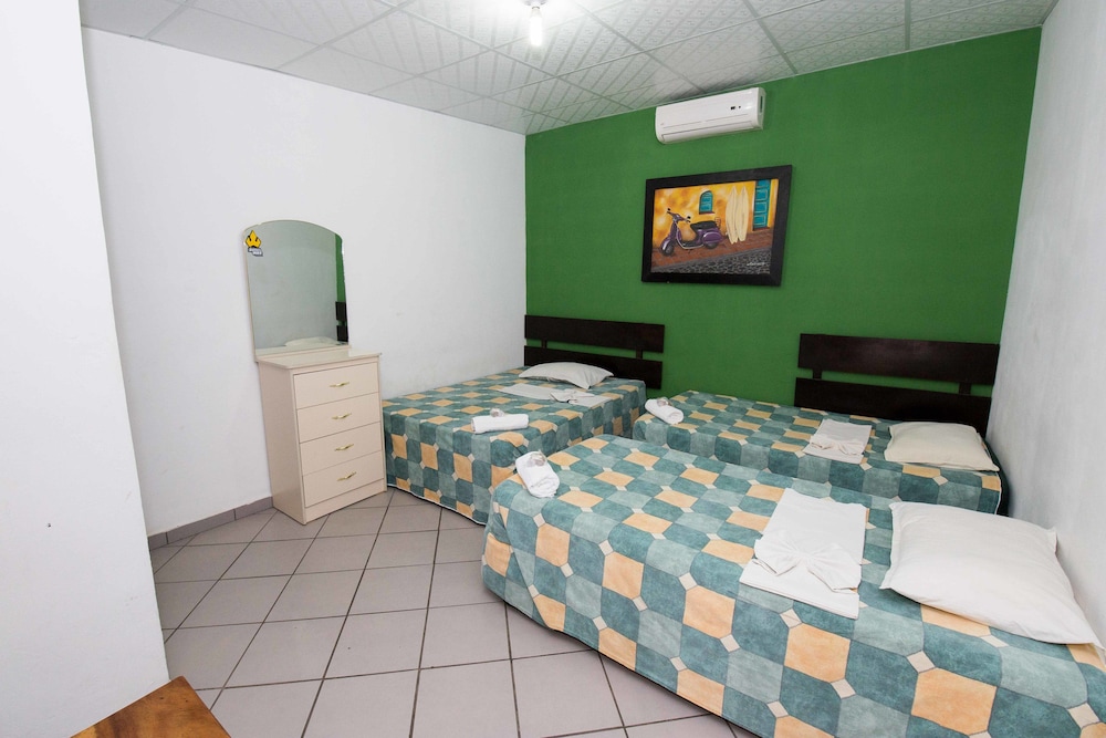Classic Triple Room, 3 Twin Beds, Non Smoking photo 1