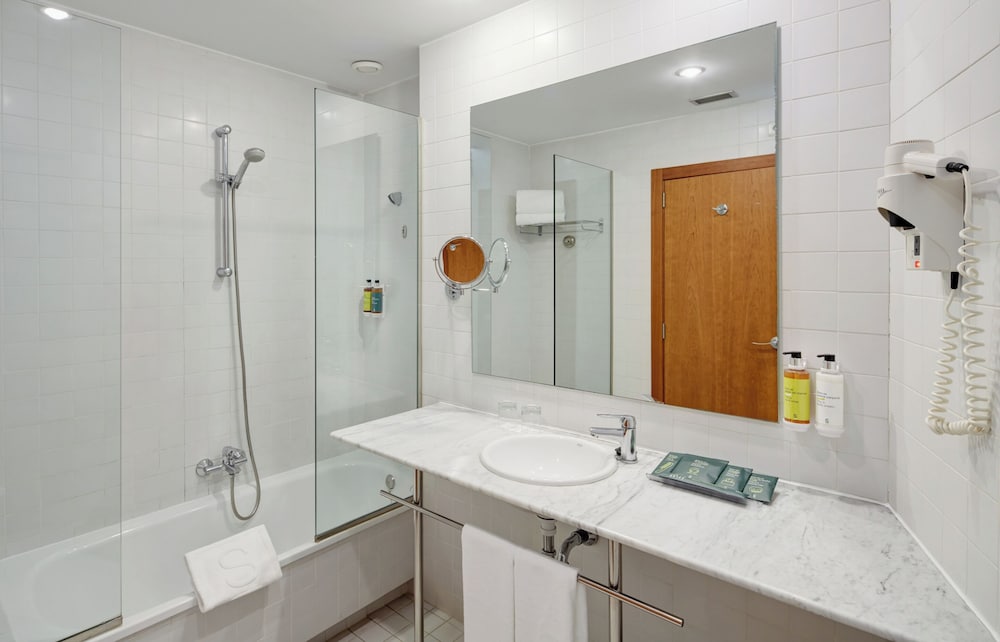 Classic Twin Room - Photo 2