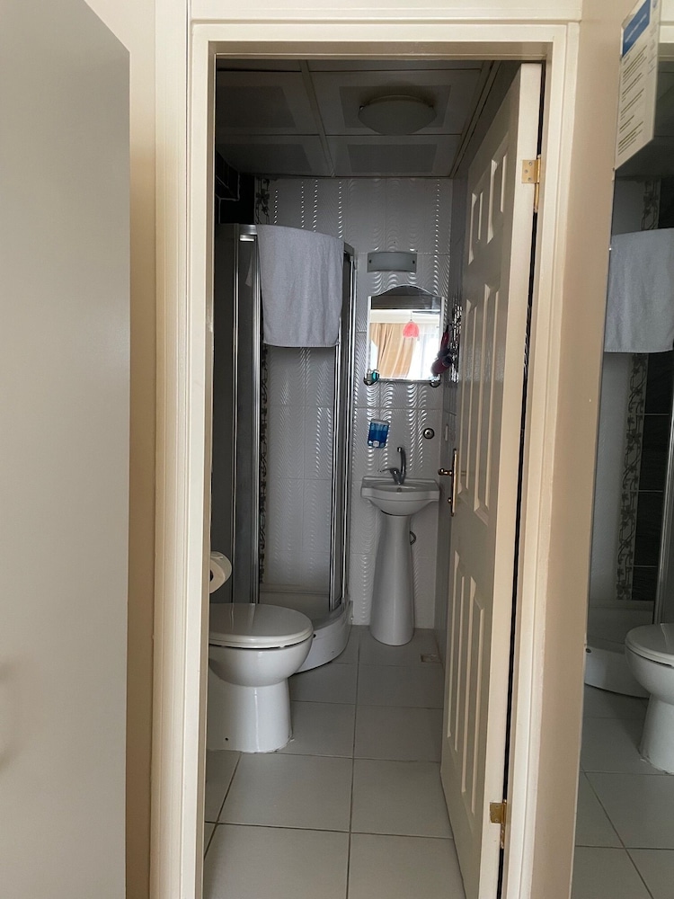 Basic Single Room photo 2