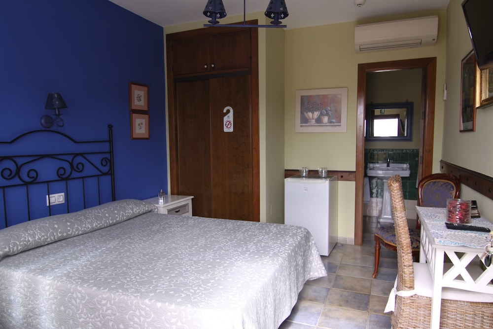 Double Room - Photo 1
