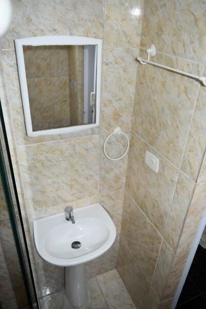 Economy Suite (Gruta) photo 3