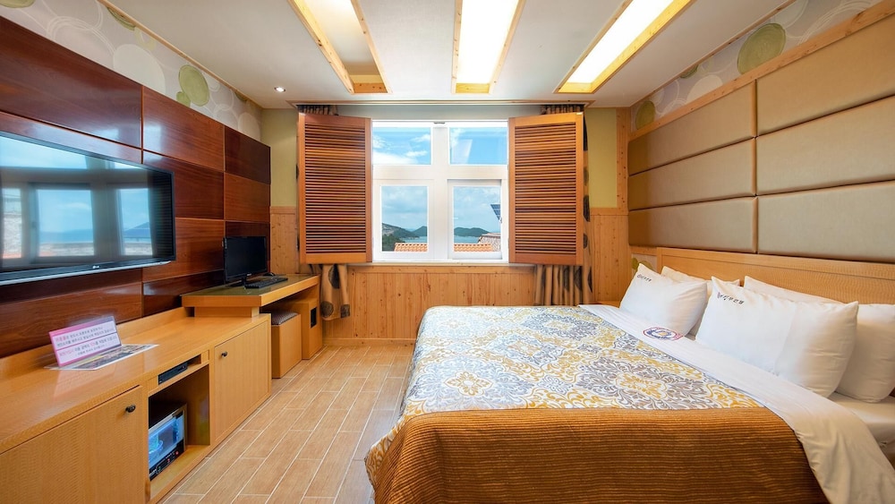Basic Room, 1 Bedroom (102 ( No cooking )) photo 2